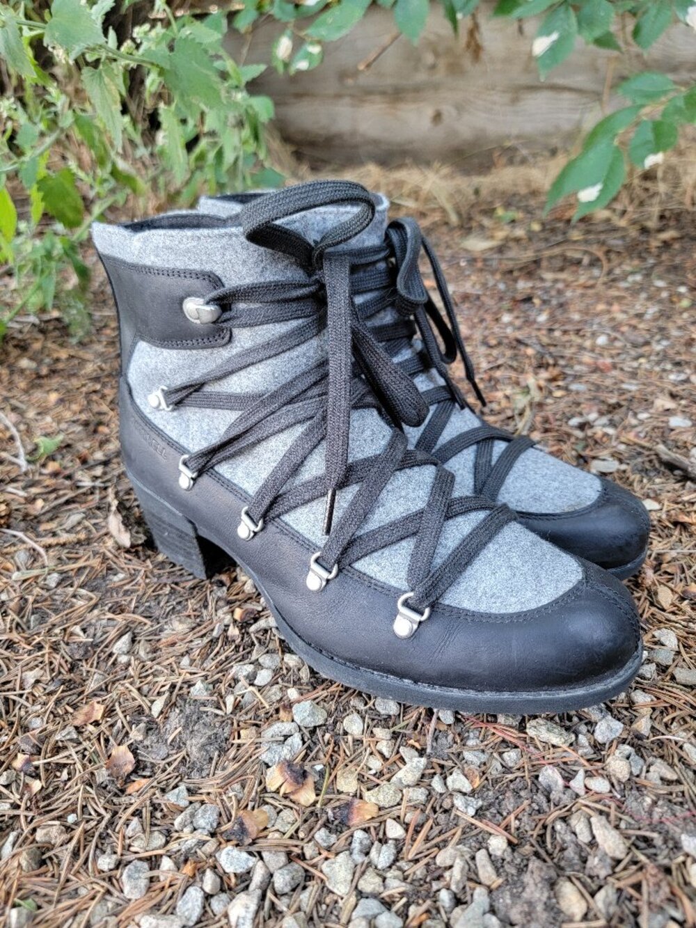 Merrell Gray Felt and Black Leather Lace-Up Ankle Booties